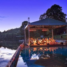 Open-Air-Konzert Klassik auf dem Vulkan Eifel
Klassik auf dem Vulkan Musikveranstaltung in der Vulkaneifel
Konzertbühne Klassik auf dem Vulkan
Klassik-Event in der Eifel